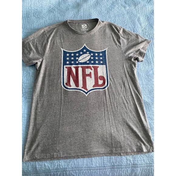 Mens NFL Tee Pre Owned Size Large (small stain in back) - Picture 1 of 5